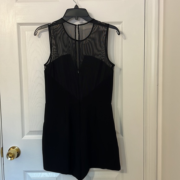 Brand New Black BCBG shorts romper in size 4 - Picture 2 of 4